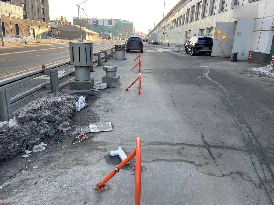 Fold-down barriers in front of a business
