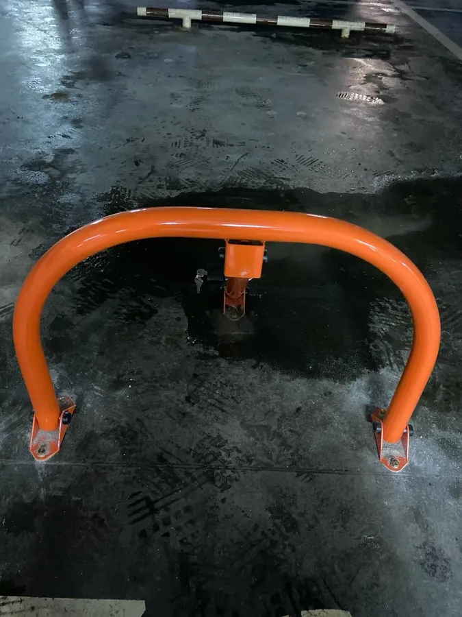 Fold-down barrier, close up